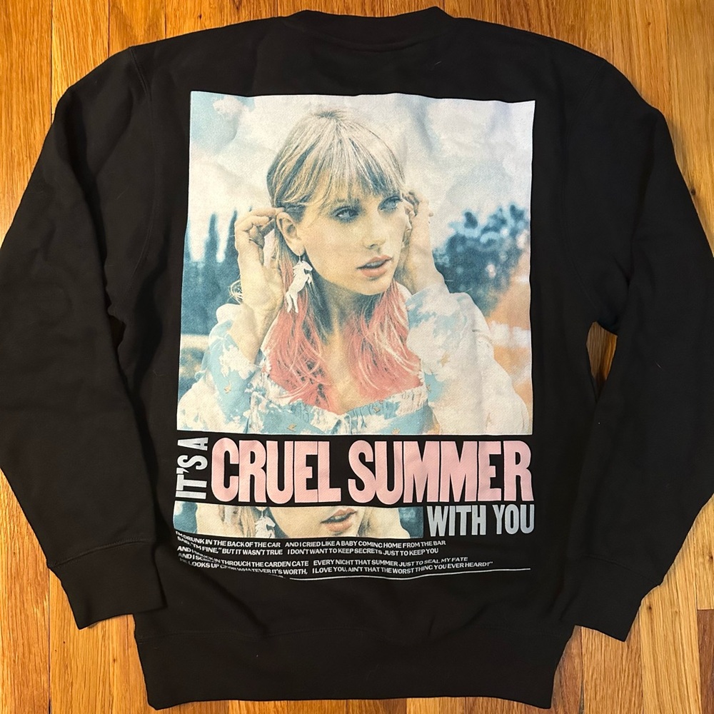 Taylor Swift Cruel Summer Sweatshirt Size S NEW